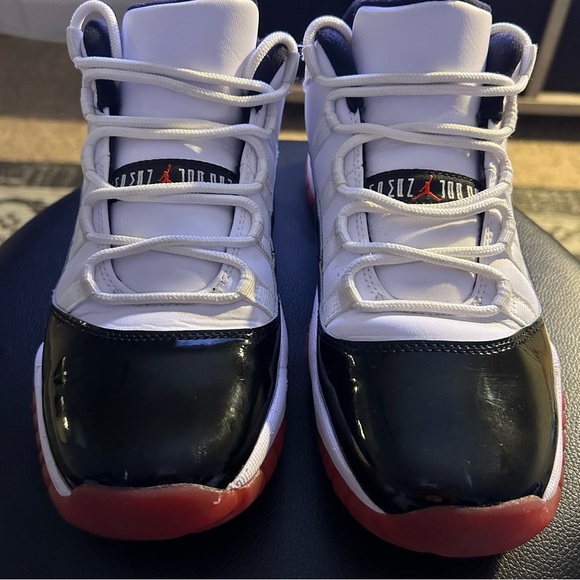 Jordan 11 Retro Low Concord Bred | 7Y (GS) | wht blk red | Good Condition - Picture 4 of 11